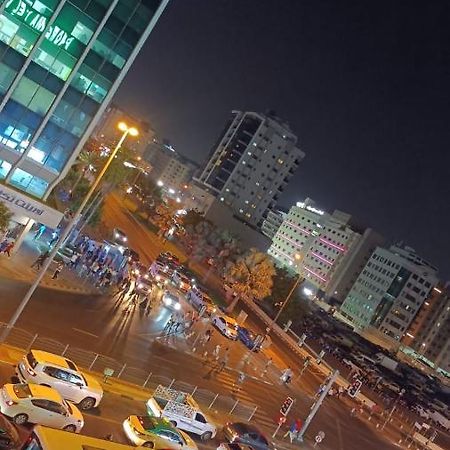 Corner House Hostel Dubai Ngoại thất bức ảnh