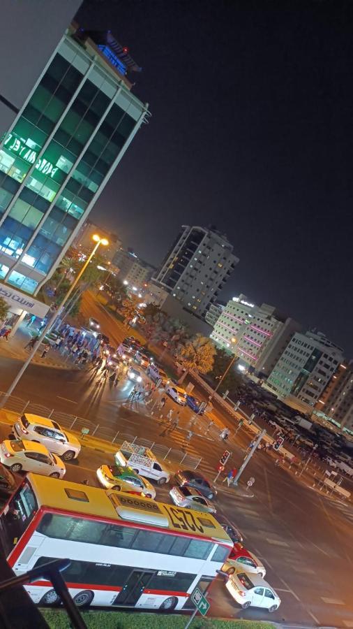 Corner House Hostel Dubai Ngoại thất bức ảnh